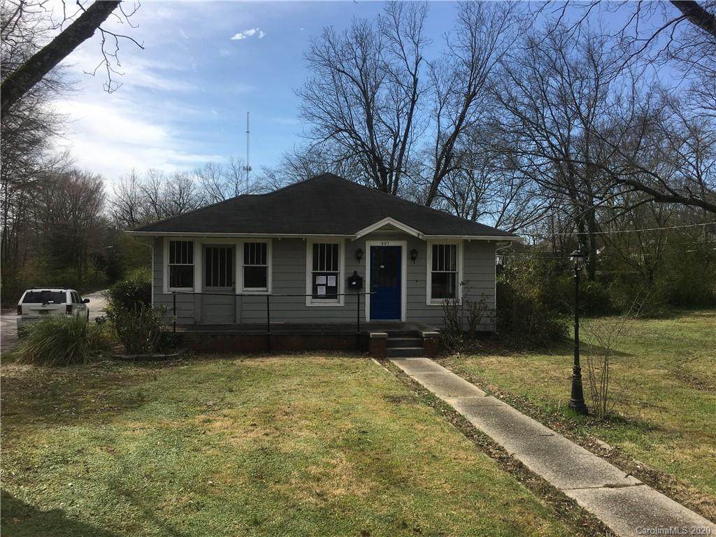 907 Chesterfield Avenue - Photo 1