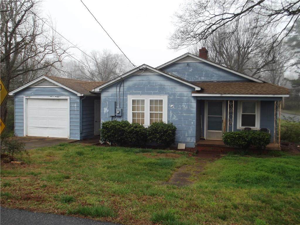 1902 Ashe Avenue - Photo 1