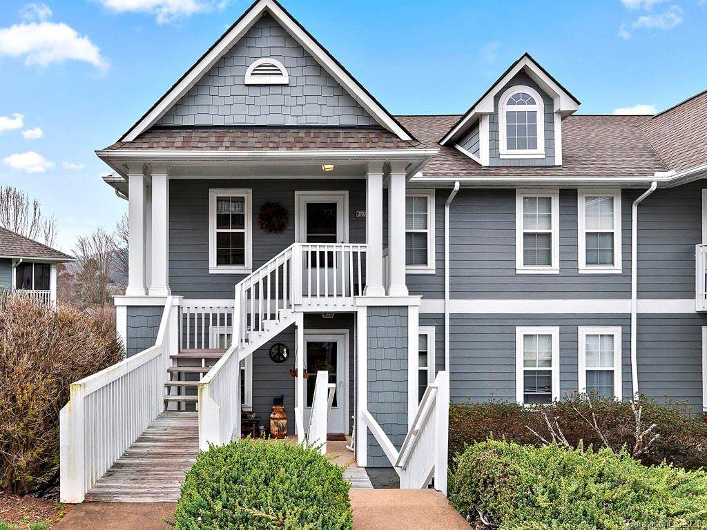 2702 Sagamore Lane - Photo 1