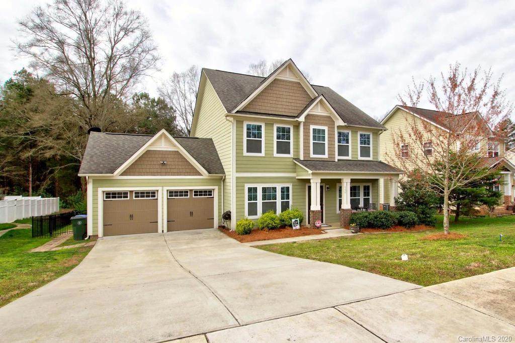 135 Hedgewood Drive - Photo 1