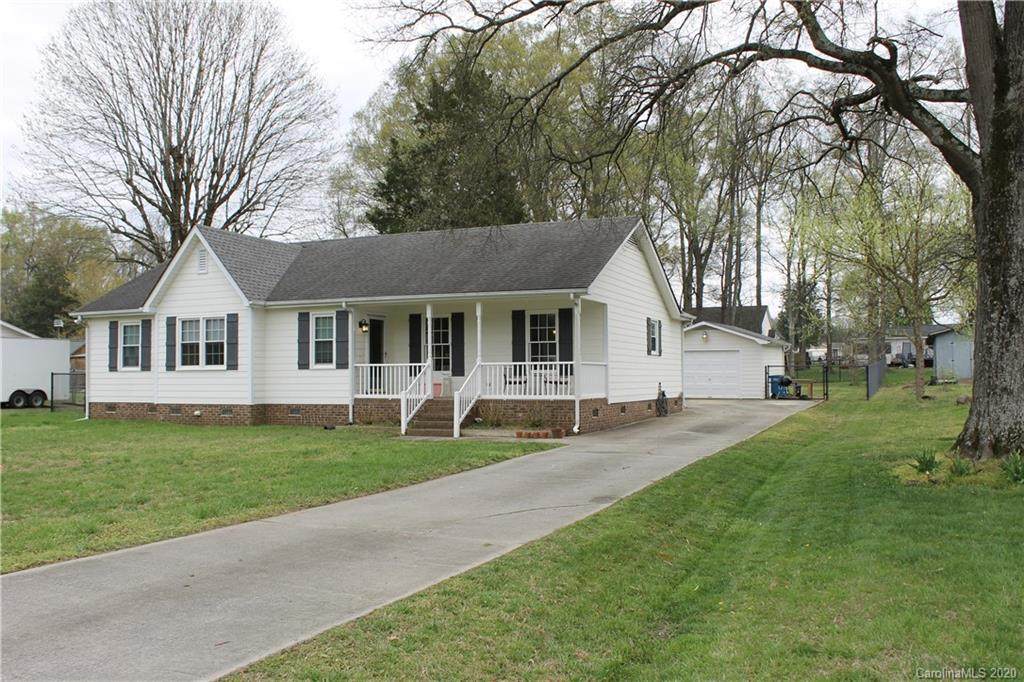 416 Woodside Drive - Photo 1