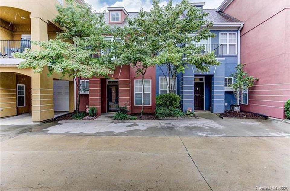 946 Hawthorne Lane - Photo 1