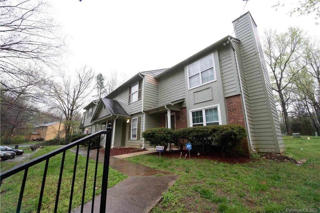 3908 Briarhill Drive - Photo 1