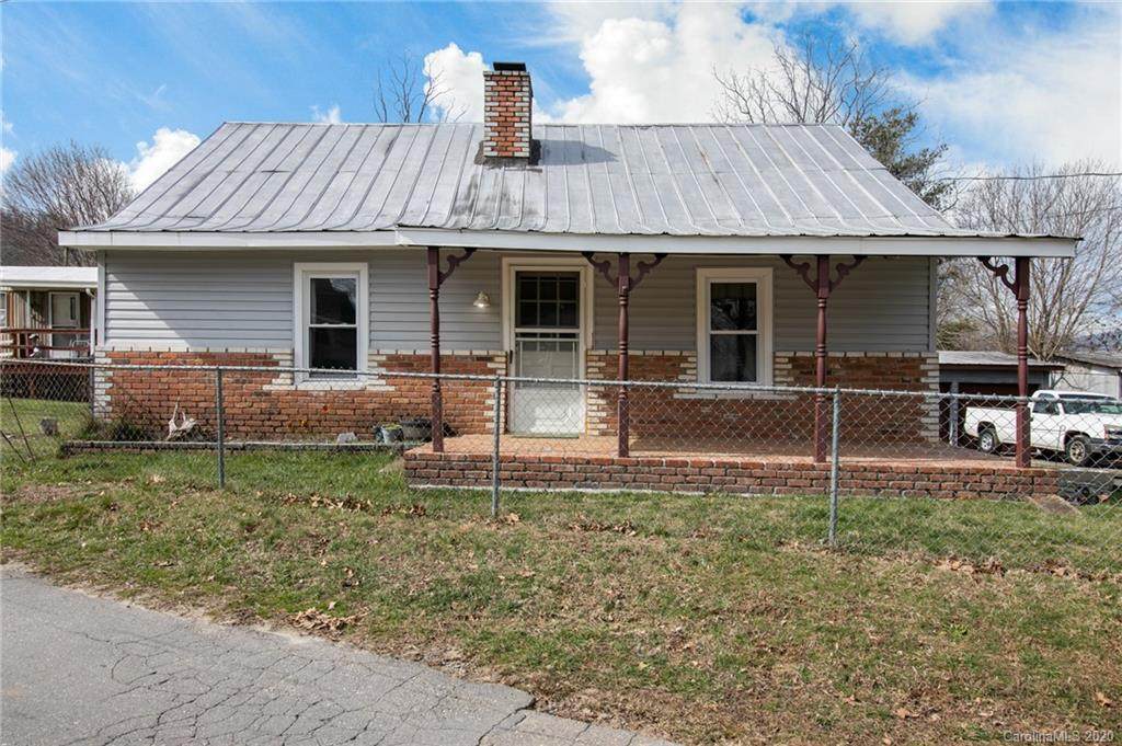 132 Fountain Way - Photo 1