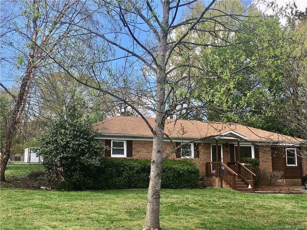 313 Smith Circle - Photo 1