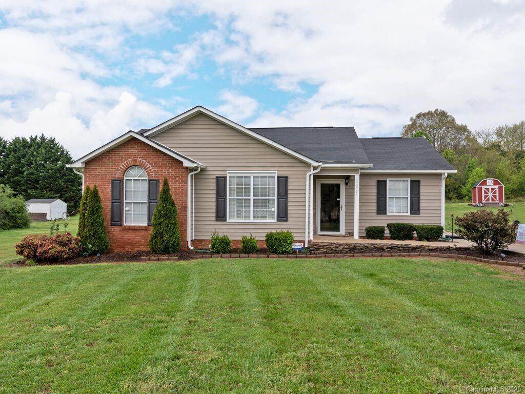 5306 Stonewood Drive - Photo 1