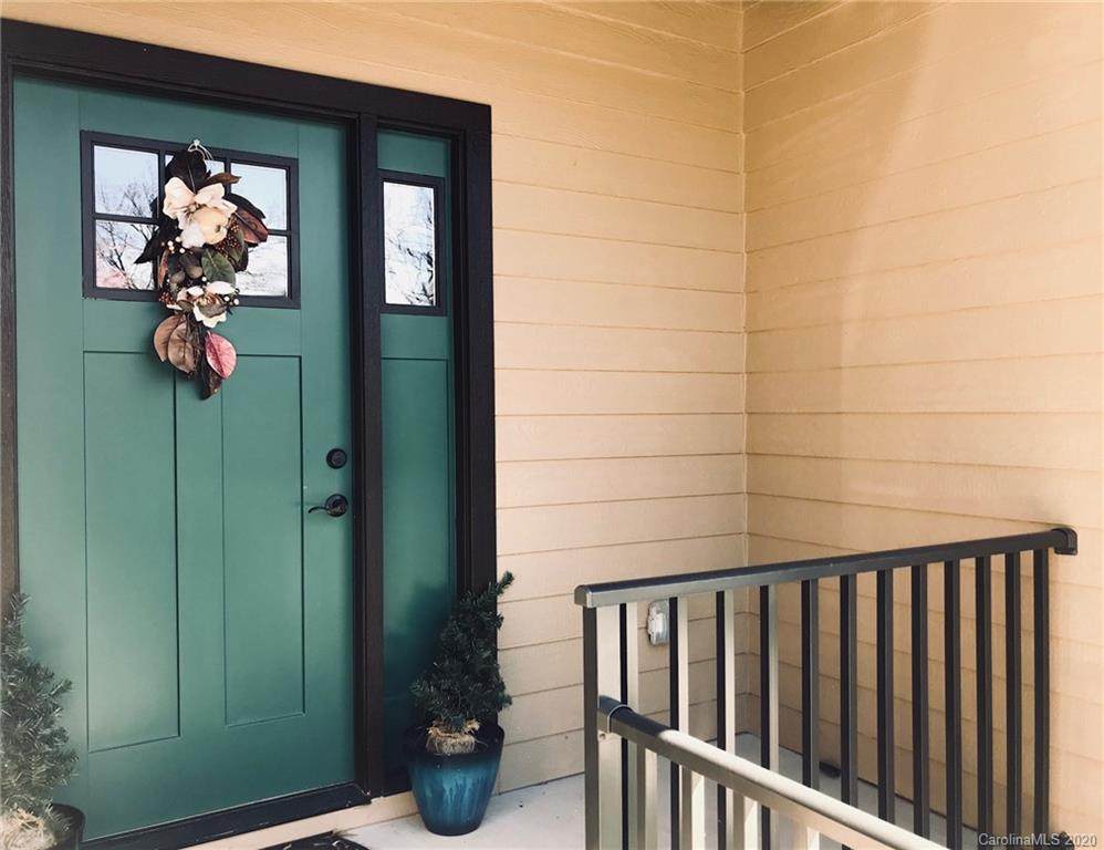 212 Rainbow Terrace - Photo 1