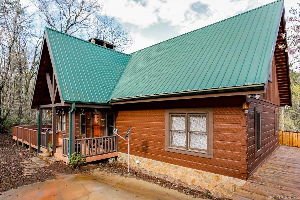 587 Pheasant Street - Photo 1