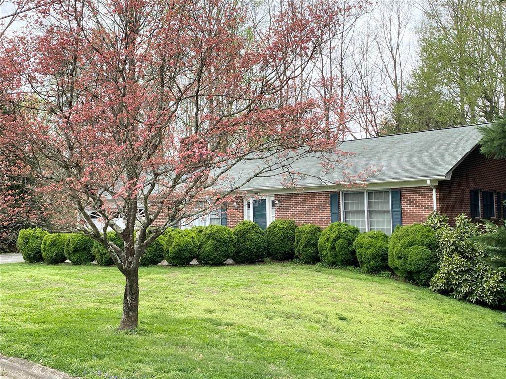 907 Plantation Drive - Photo 1