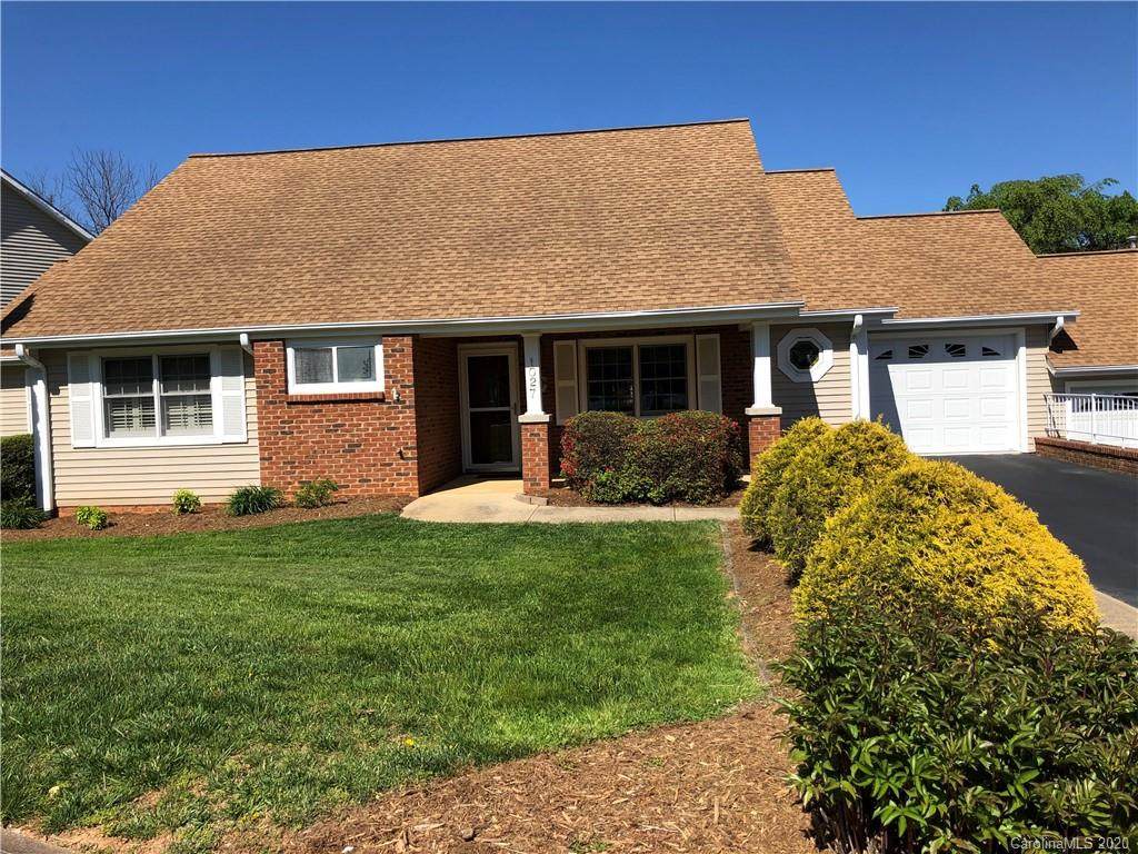 1027 Saddlebrook Drive - Photo 1 1027 Saddlebrook Drive - Photo 1