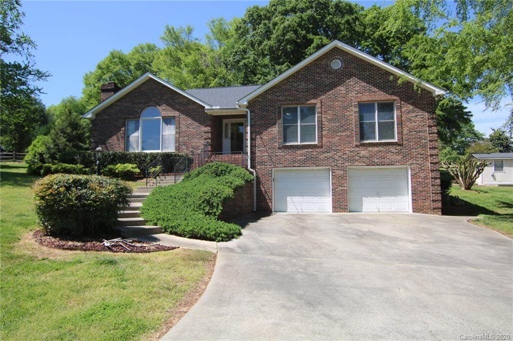 212 Meadowbrook Circle - Photo 1 212 Meadowbrook Circle - Photo 1
