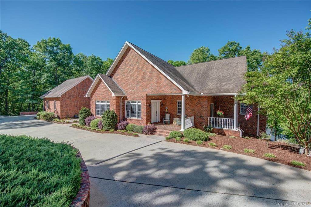 128 Ridgecrest Drive - Photo 1