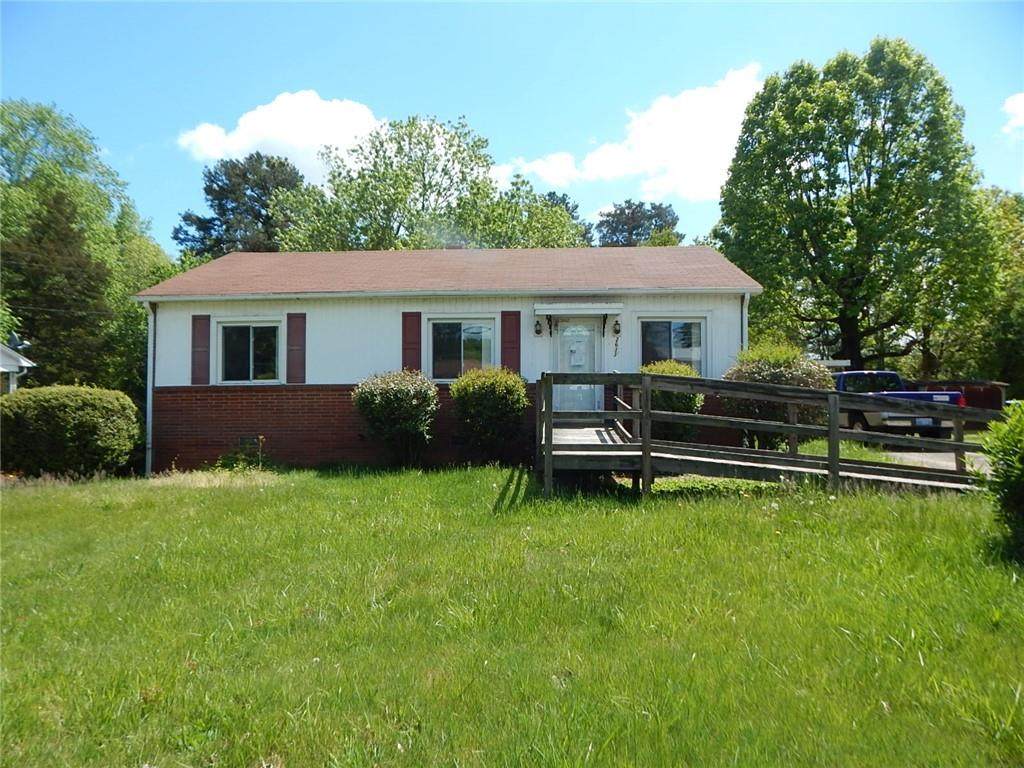 2633 2nd Avenue - Photo 1