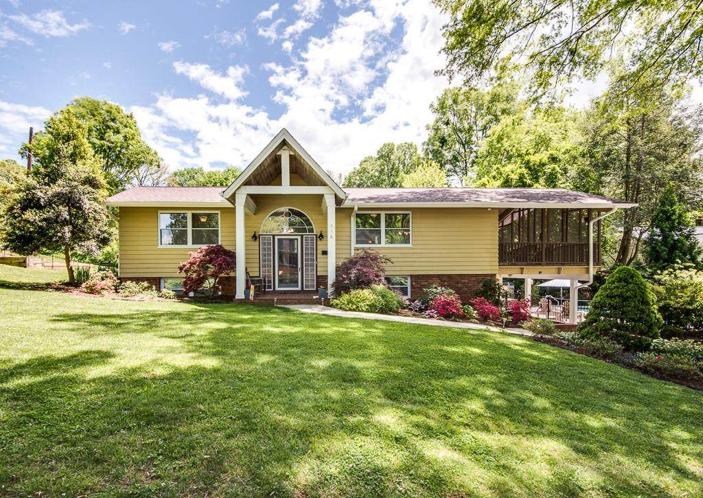 556 10th Street Drive - Photo 1 556 10th Street Drive - Photo 1