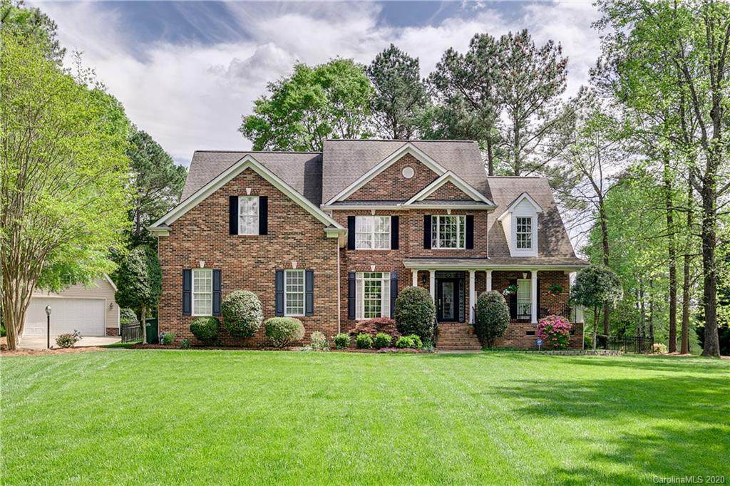416 Glen Hollow Drive - Photo 1