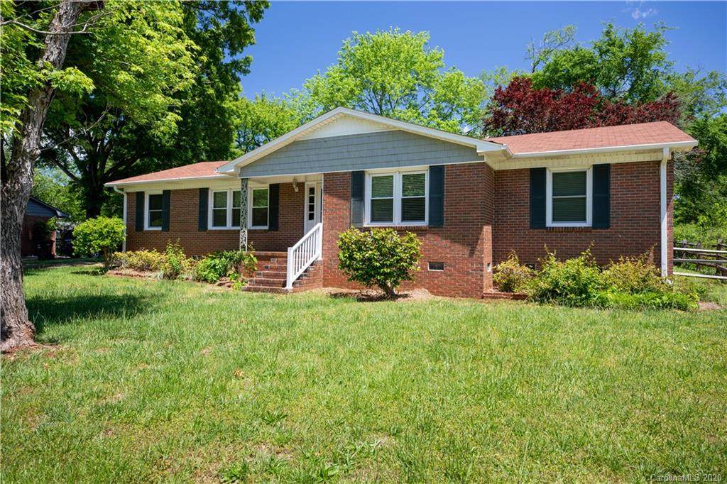 622 University Drive - Photo 1