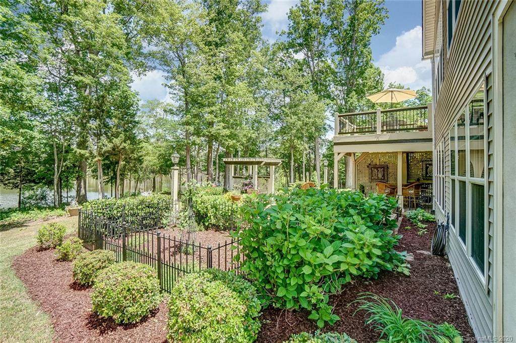 27076 Sanderling Court - Photo 1