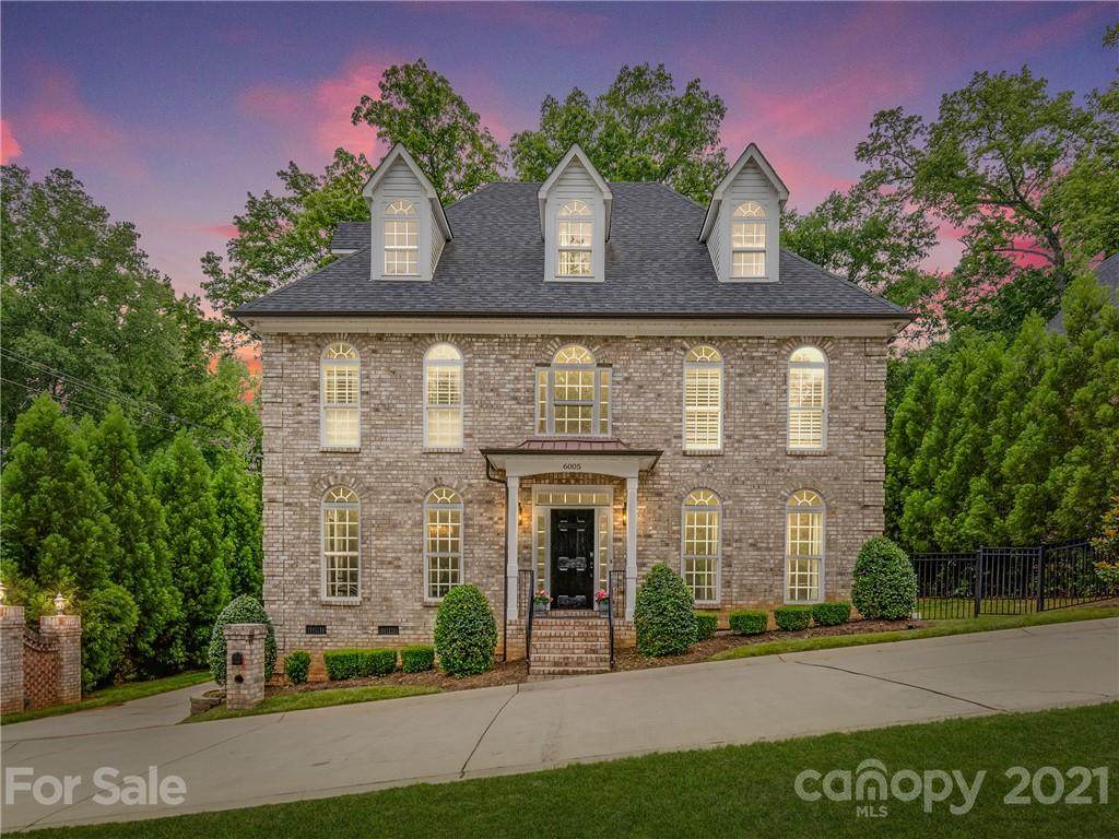 6005 Sharon View Road - Photo 1
