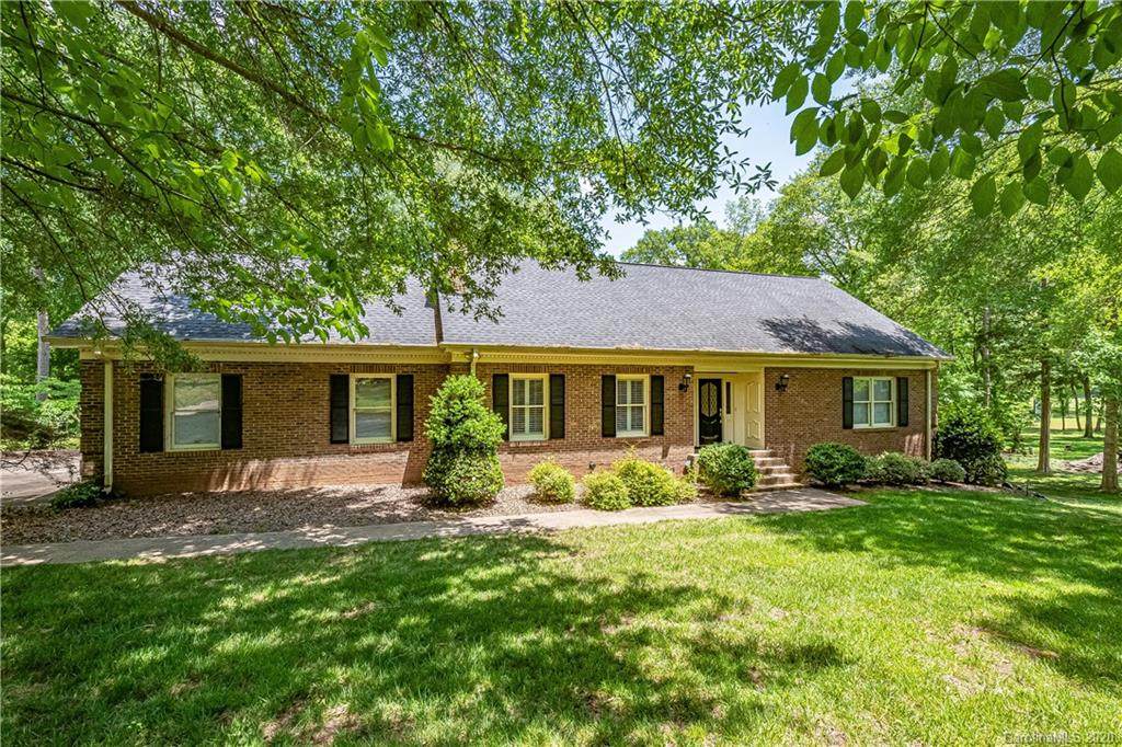 5040 Southridge Court - Photo 1