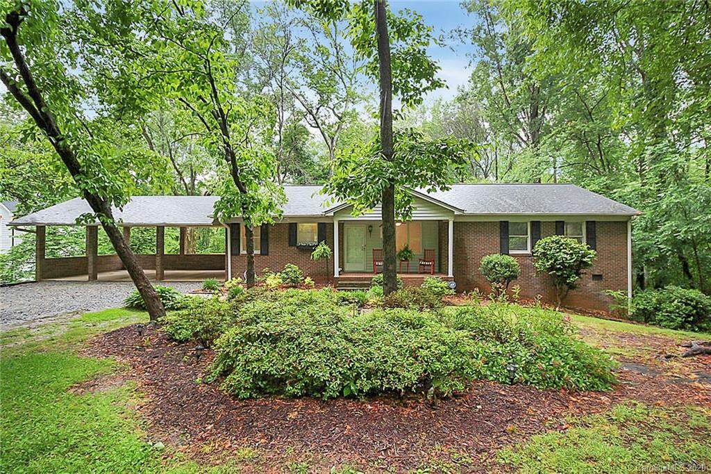 215 Abingdon Circle - Photo 1 215 Abingdon Circle - Photo 1