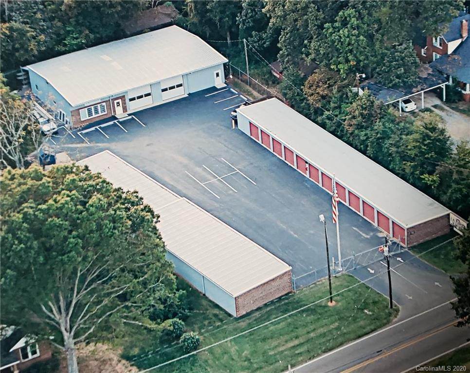 2704 Main Street - Photo 1
