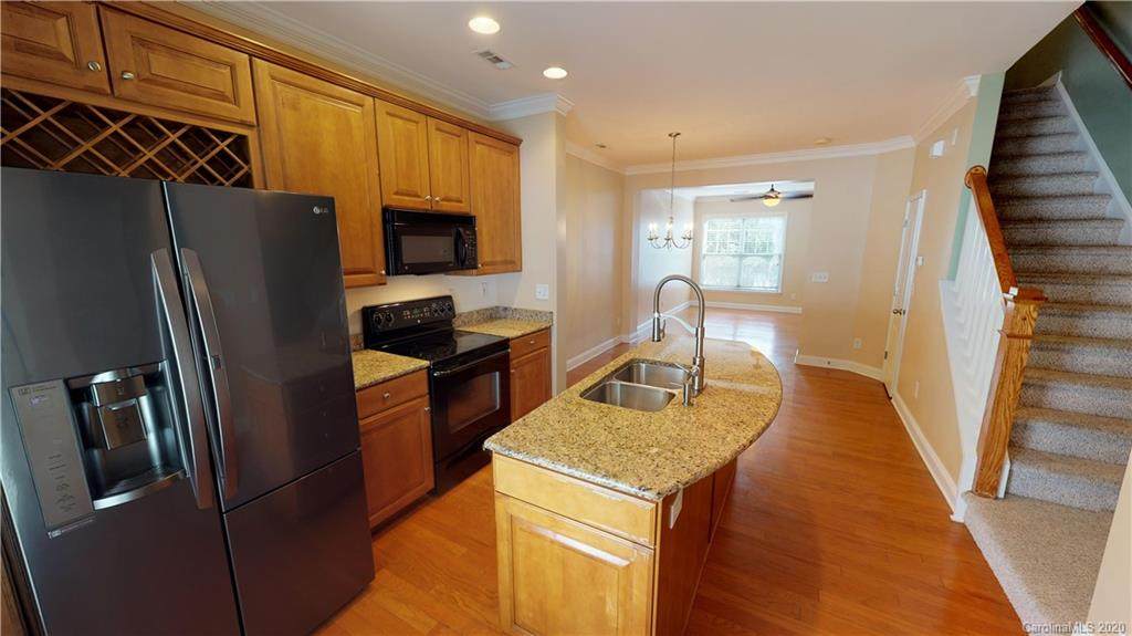 335 Hurston Circle - Photo 1