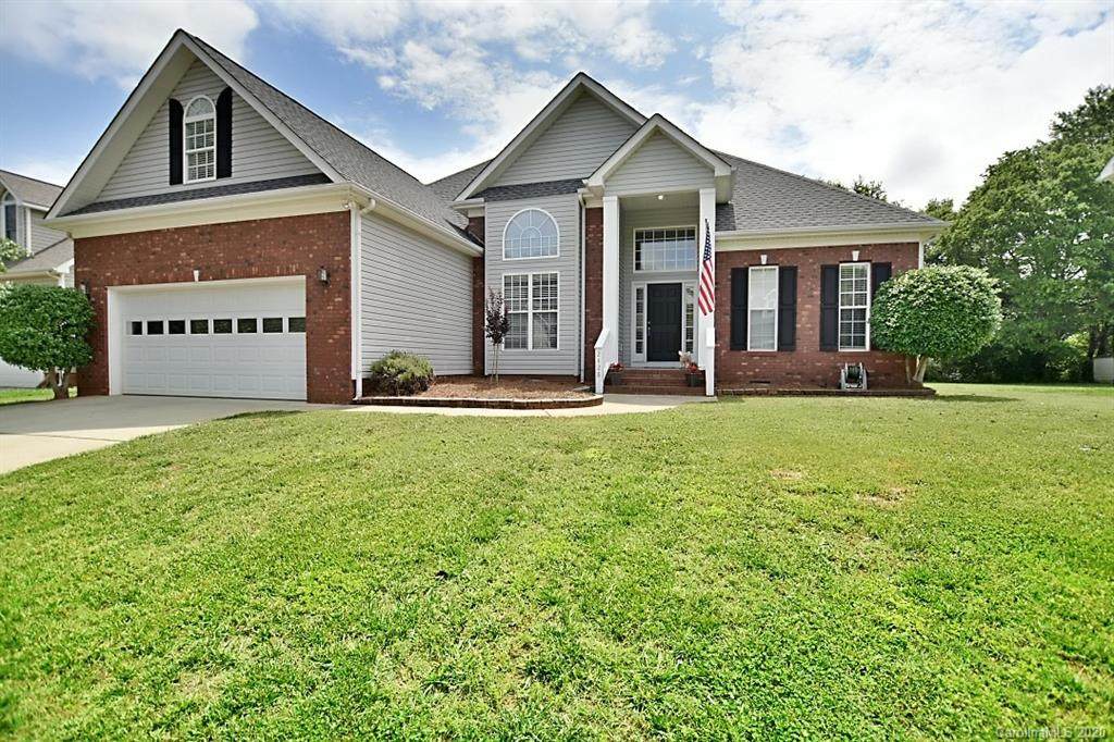 2428 Sweetbriar Lane - Photo 1