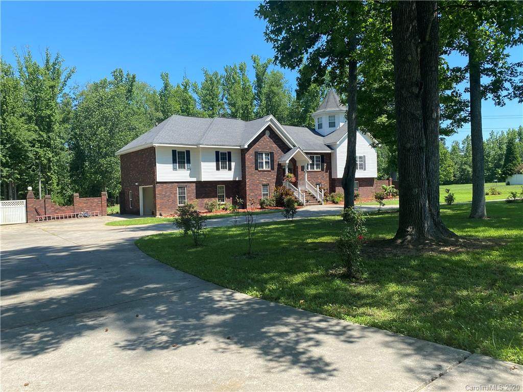 469 Steeple Chase Trail - Photo 1