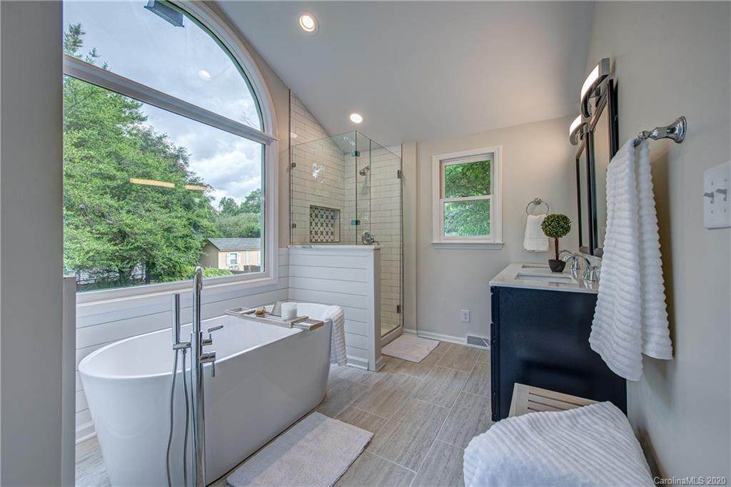 2460 Shaw Avenue - Photo 1
