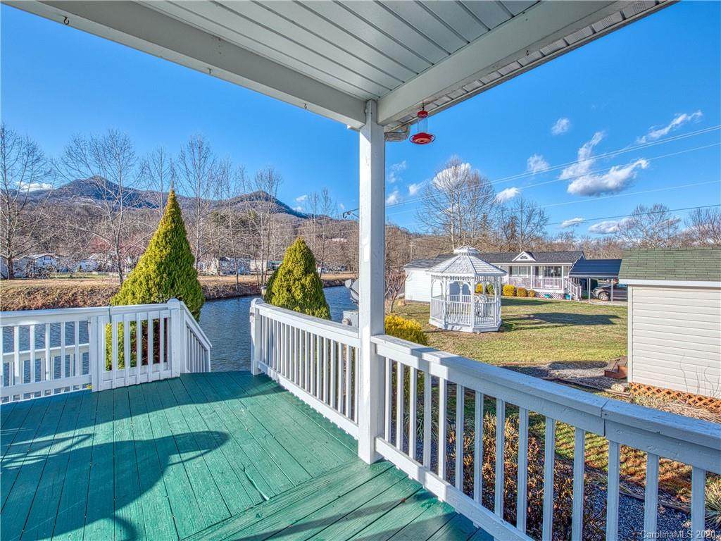 168 Pike Point - Photo 1