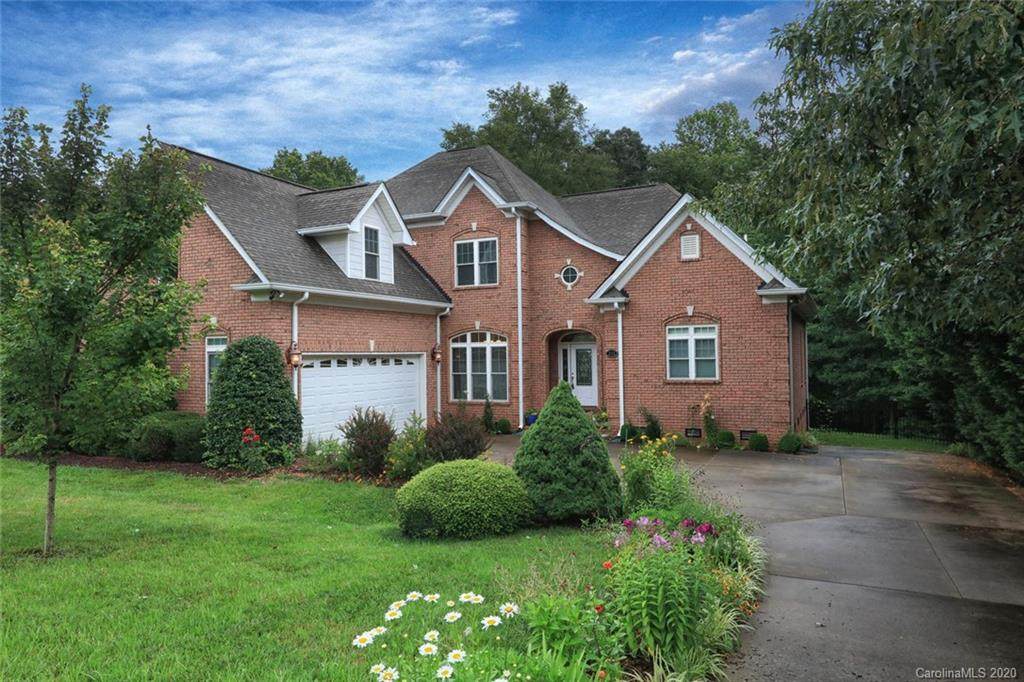 231 Colony Drive - Photo 1