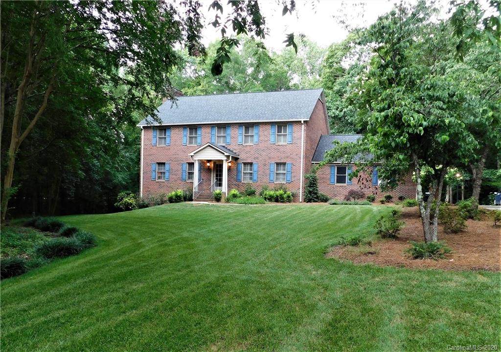 1611 Bellamy Circle - Photo 1
