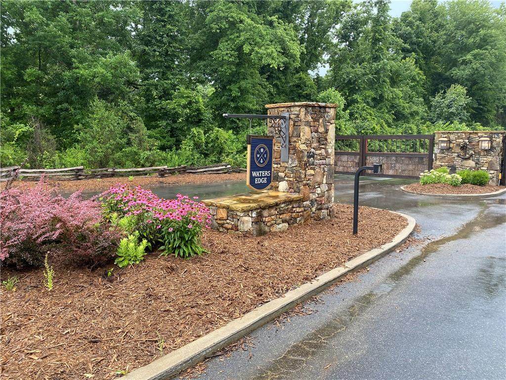 2033 Starlight Lane - Photo 1