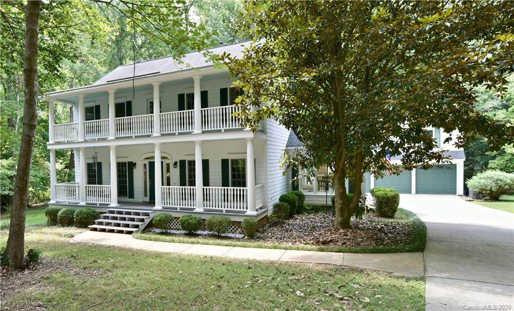 2354 Wedgewood Drive - Photo 1
