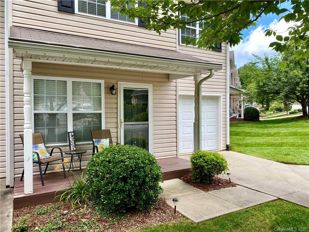 337 Wiltshire Circle - Photo 1