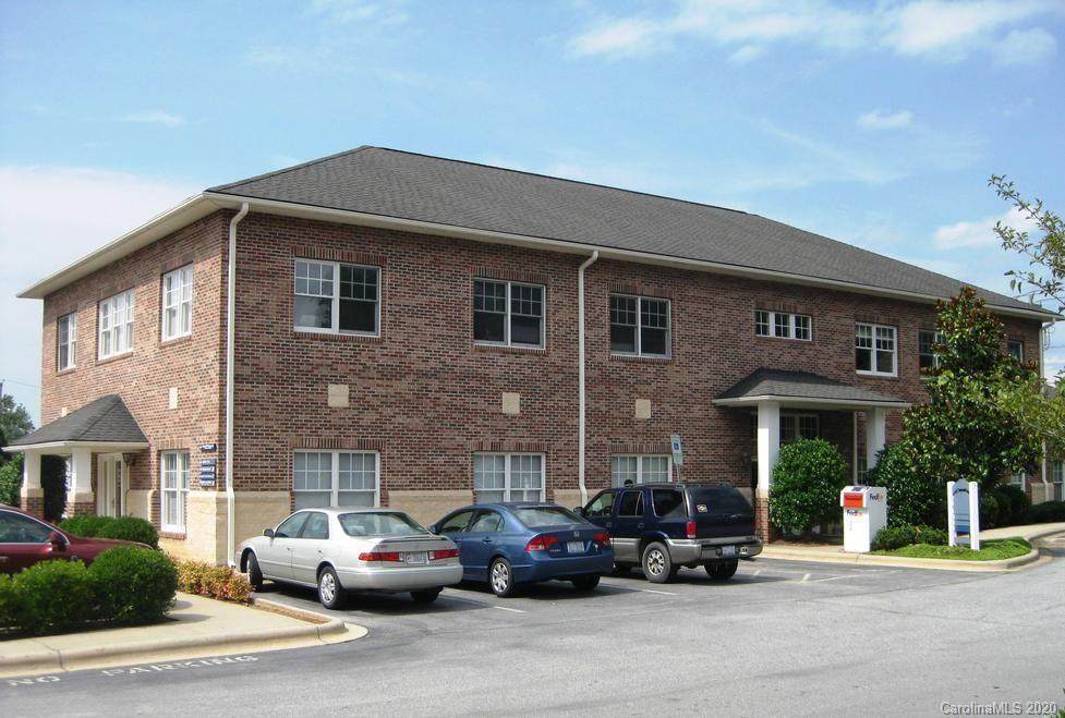 100 Chadwick Square Court - Photo 1