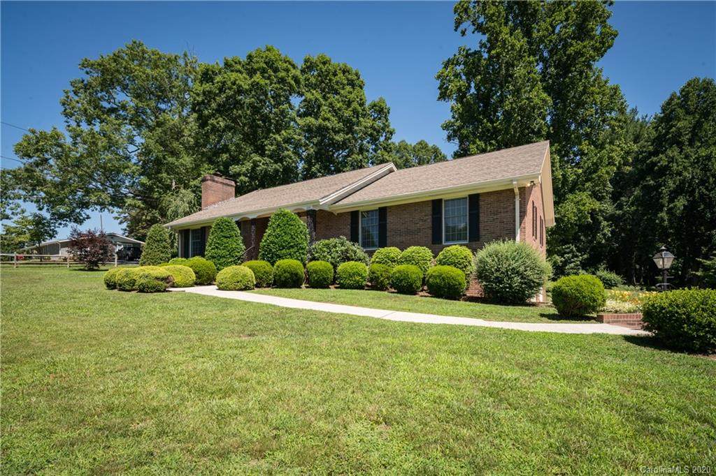 271 Whispering Hills Drive - Photo 1