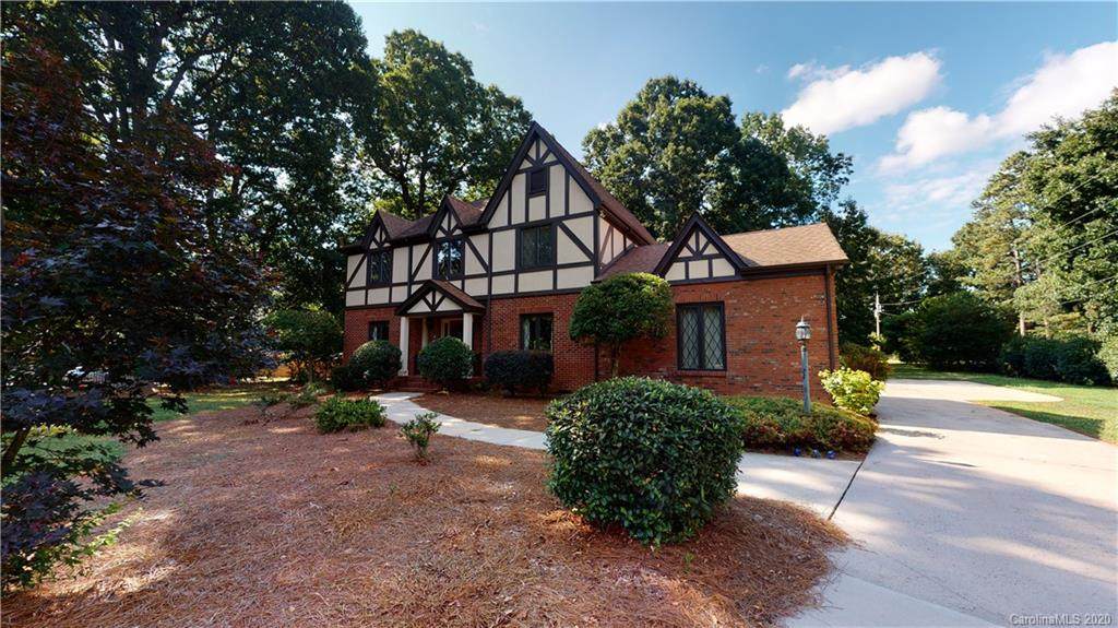607 Greenbrook Parkway - Photo 1