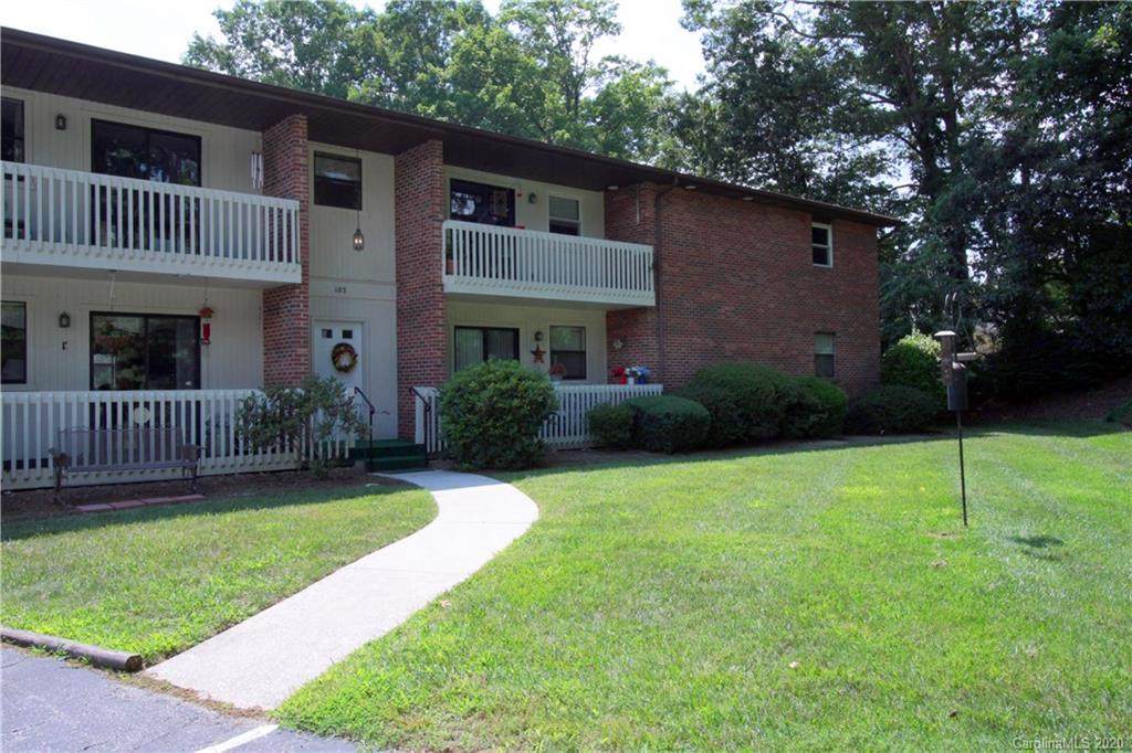 103 Oakwood Place - Photo 1