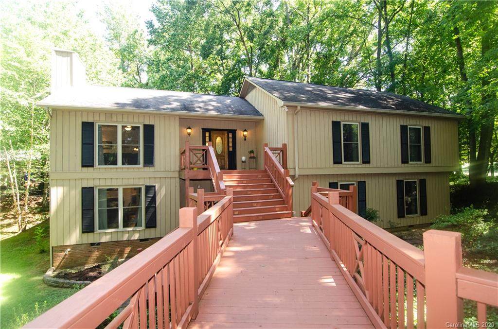 7 Hamiltons Ferry Road - Photo 1