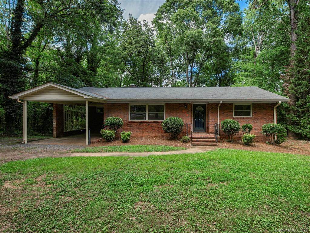 824 Carolyn Lane - Photo 1