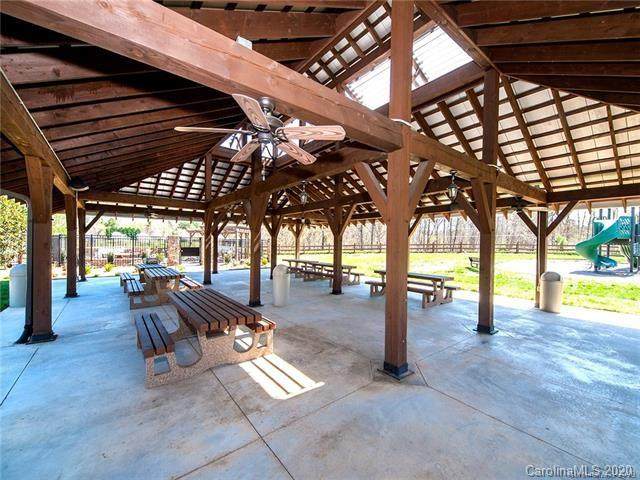 114 Hoskins House Court - Photo 1