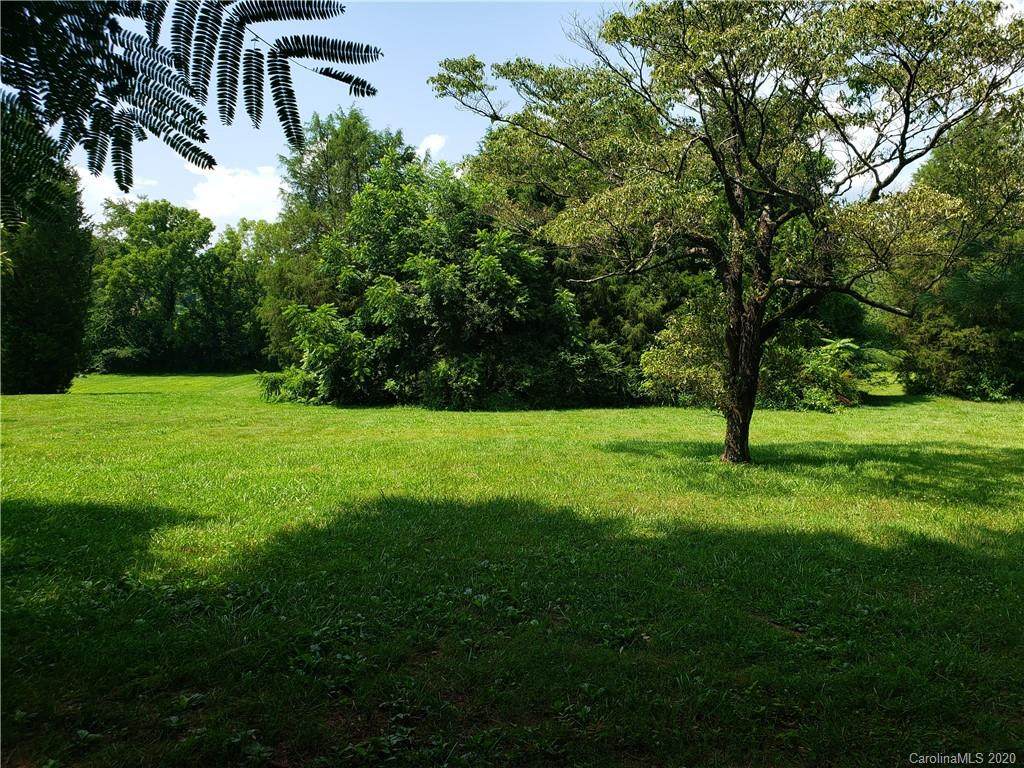 2512 Hickory Highway - Photo 1