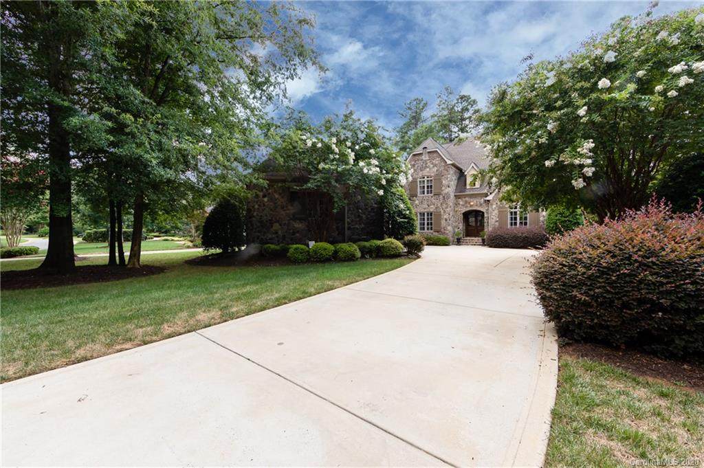 9011 Pine Laurel Drive - Photo 1