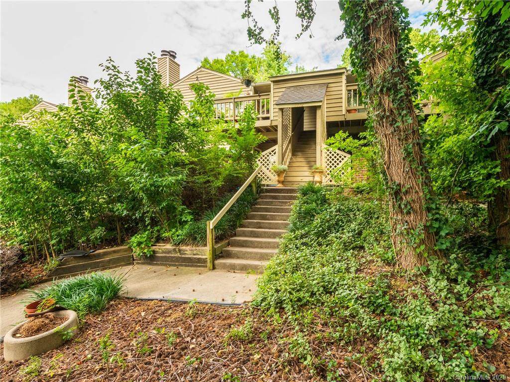 1612 Sharon Road - Photo 1