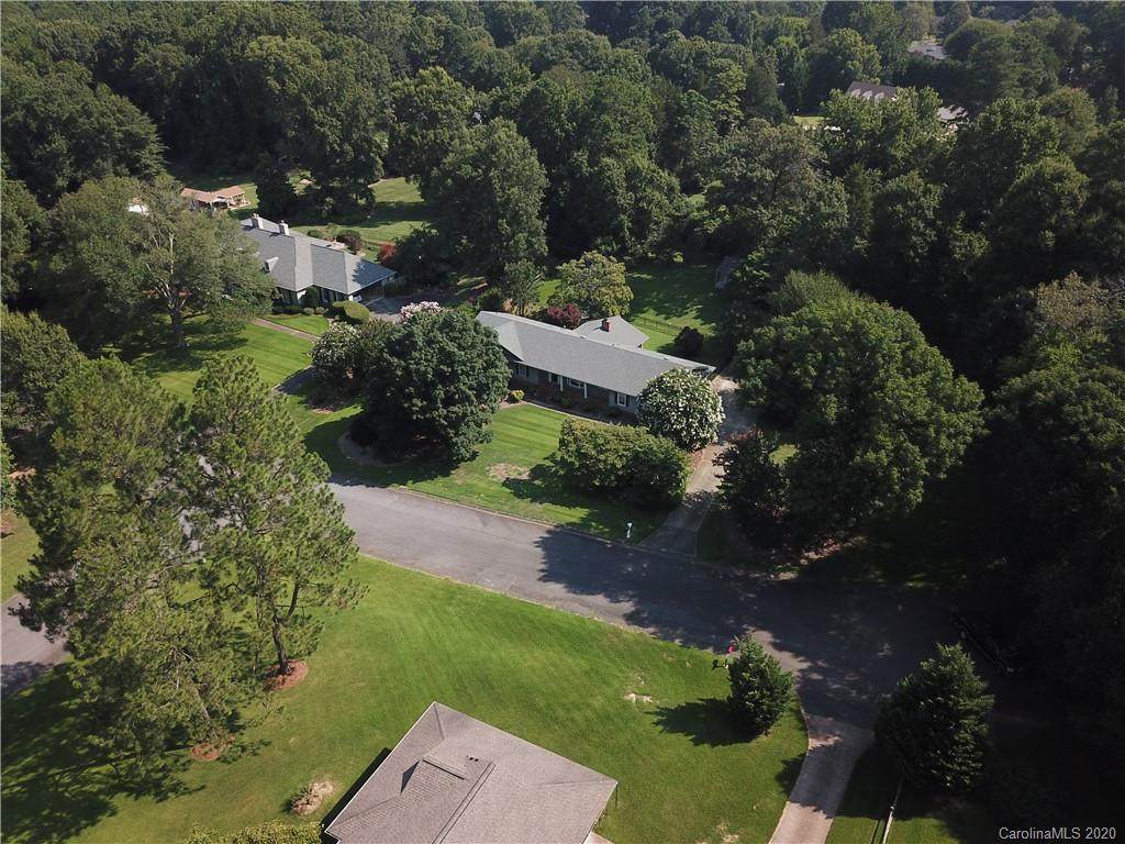 2124 Windemere Road - Photo 1
