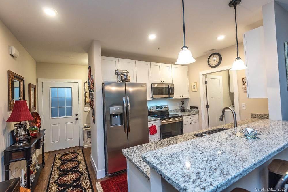 124 Foxden Drive - Photo 1