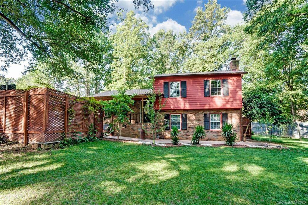 853 Cambridge Circle - Photo 1
