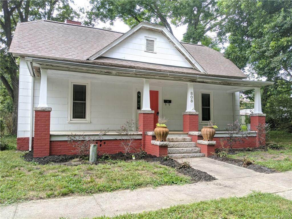 808 Yadkin Avenue - Photo 1
