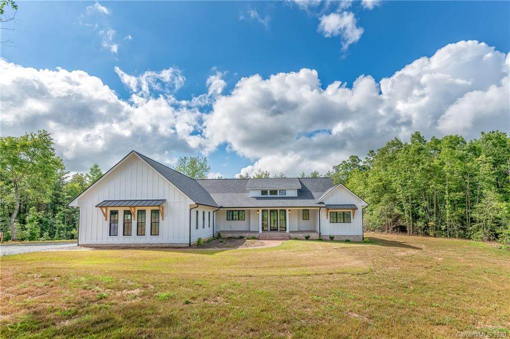 135 Moccasin Way - Photo 1
